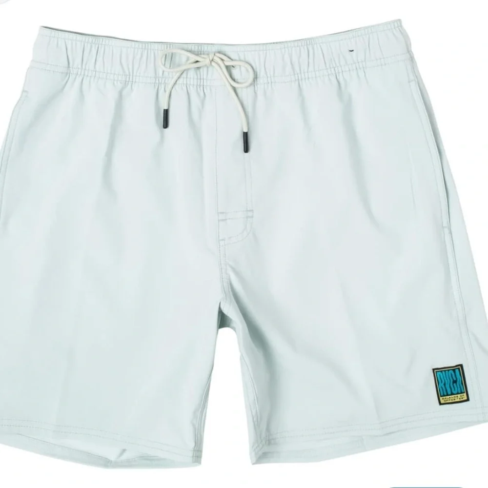 RVCA Reactive 17